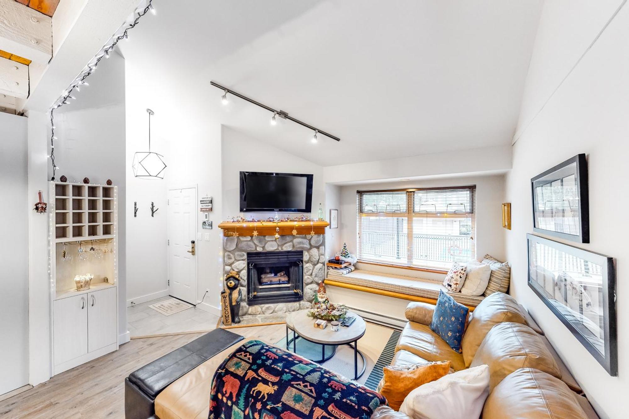 Lake Placid Coach House 16 Вістлер Екстер'єр фото