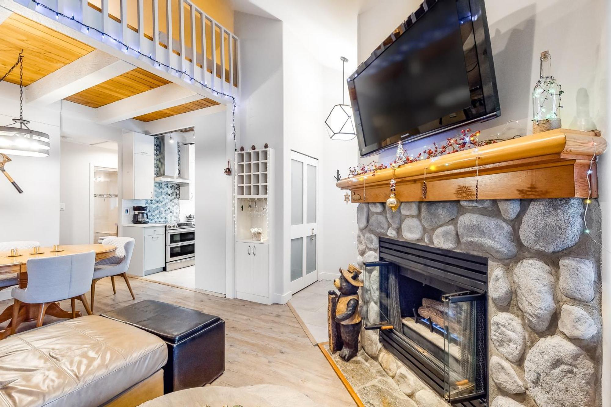 Lake Placid Coach House 16 Вістлер Екстер'єр фото